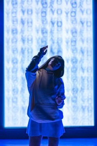 ana rujas sobre el escenario